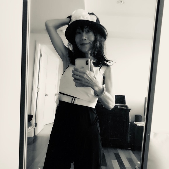 Meet your Posher, Michelle - Picture 2 of 2